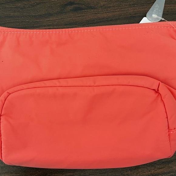 NWT Athleta Vibrant Pink Cosmetic Pouch - Picture 3 of 3